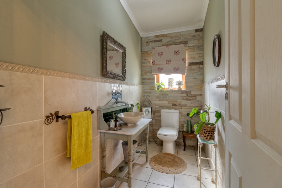 4 Bedroom Property for Sale in Fairview Heights Western Cape